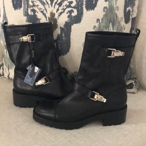 Massimo Dutti black leather boots